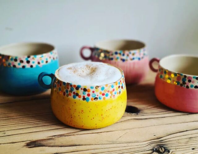 Ich liebe meine neuen Tassen 💛 da schmeckt der Kaffe gleich noch besser 

Vielen Dank liebe @ninkaceramicart für dein Päckchen 💛