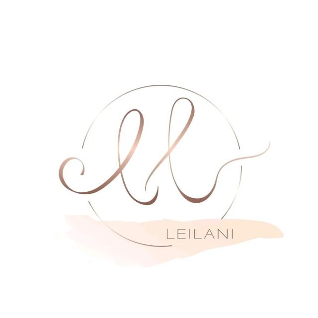 Ich freue mich gerade so... in nächster Zeit wird sich einiges ändern... den Anfang macht mein neues Logo mit neuem Namen - aus Geherzt wird Leilani 💛

Ich bin dankbar eine so liebe Freundin an meiner Seite gehabt zu haben, die mich dahingehend sehr unterstützt hat den Schritt und Neuanfang zu machen - danke liebe Christine @zauberland_cs für deine wertvollen Gedanken und Zusprüche, ich freue mich auch so sehr auf unsere gemeinsamen Projekte 💛

Ein großes Danke geht auch an meine Grafikerin Martina @m.c.franky, sie hatte viel Geduld mit mir 😄 und hat meine Wünsche ganz toll umgesetzt 💛

Ich hab mir viele Gedanken gemacht, mit welchen Produkten und Herzensdingen ich weiter machen möchte und hab auch ganz viele neue Ideen die ich umsetzen werde

Was genau der Name Leilani bedeutet und wie es weiter geht, werde ich nach und nach erzählen 💛